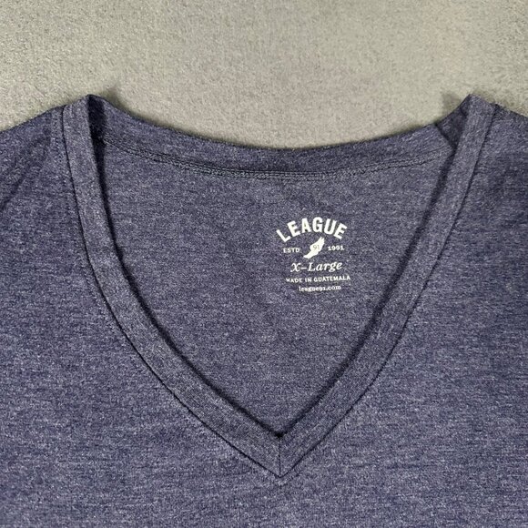 Marthas Vineyard Womens XL League Blue V-Neck Short Sleeve Script Font Tee T-shi - Picture 3 of 8